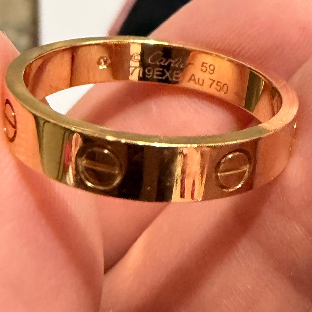 EUC AUTHENTIC CARTIER LOVE RING SMALL MODEL- 1 diamond 8 3/4 - Picture 11 of 16